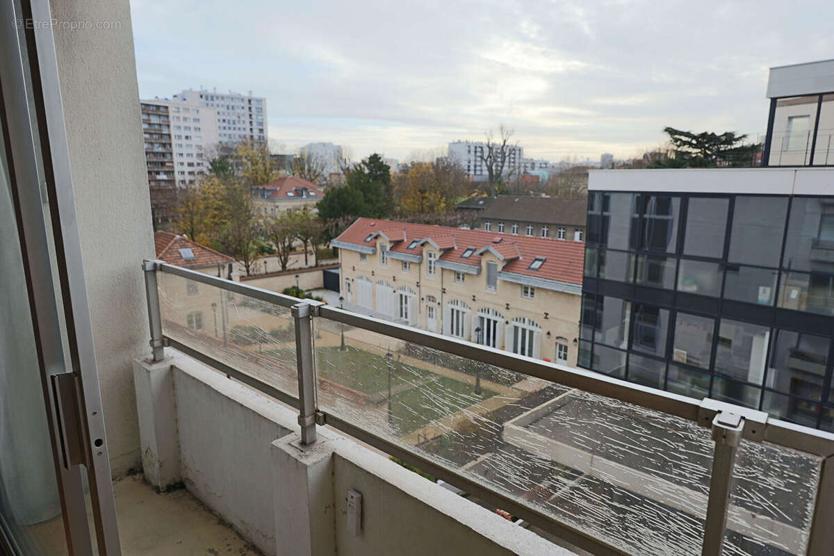 Appartement à PARIS-14E