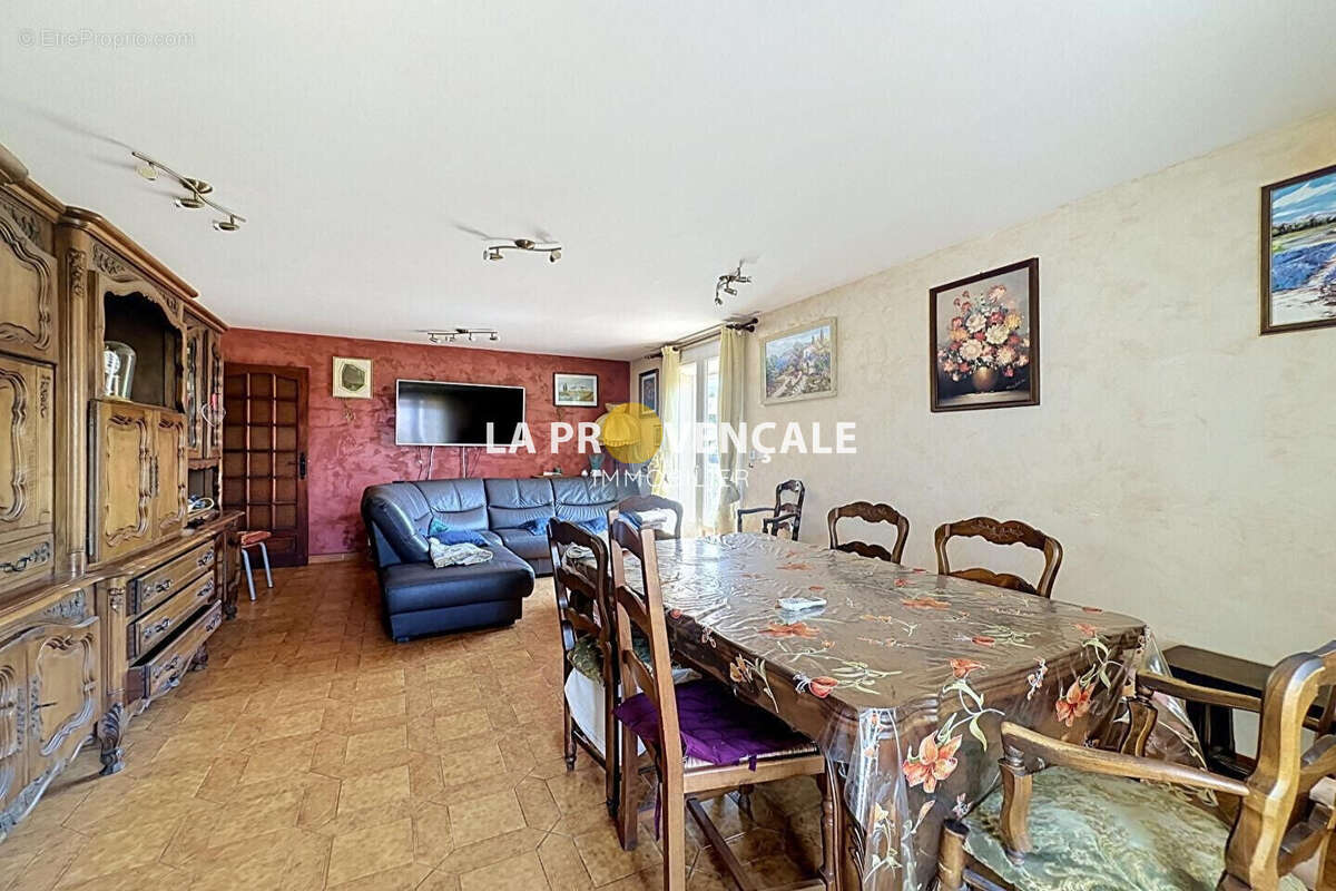 Maison 173 m² à Trets  - photo 4