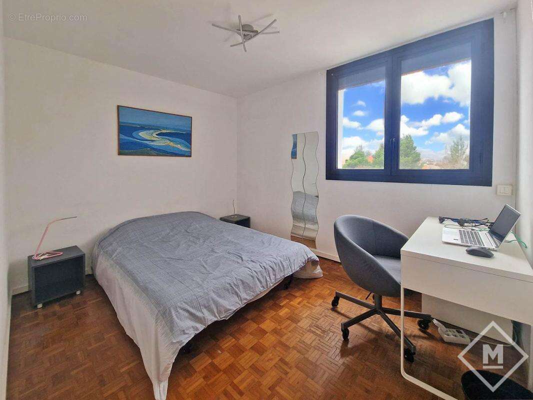Vente magnifique Type 4 avec deux balcons vue mer Mazargues 13009 - photo 7