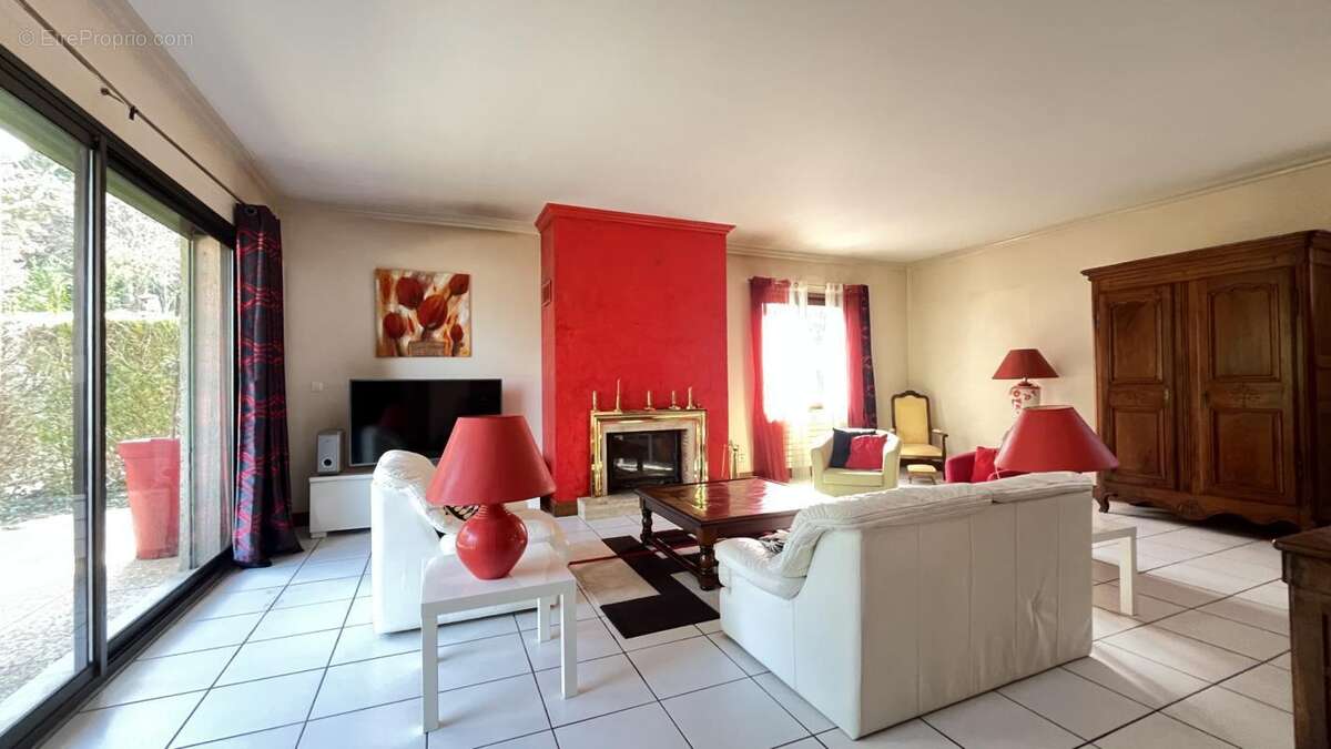 Maison traditionnelle de 200 m² dans un cadre privilégié à Autun - photo 8
