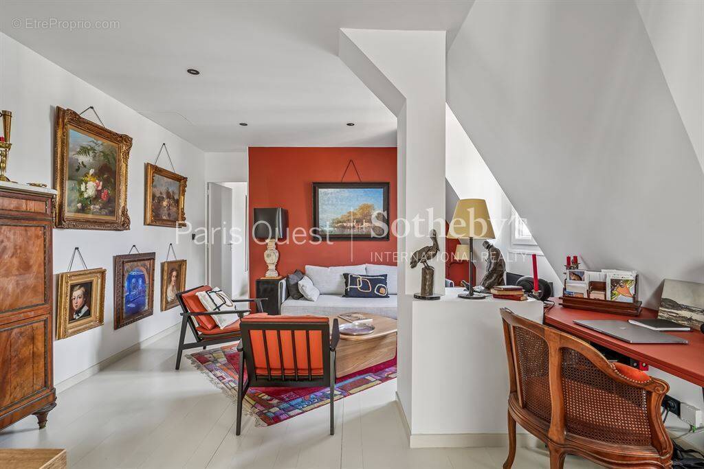 Appartement à NEUILLY-SUR-SEINE