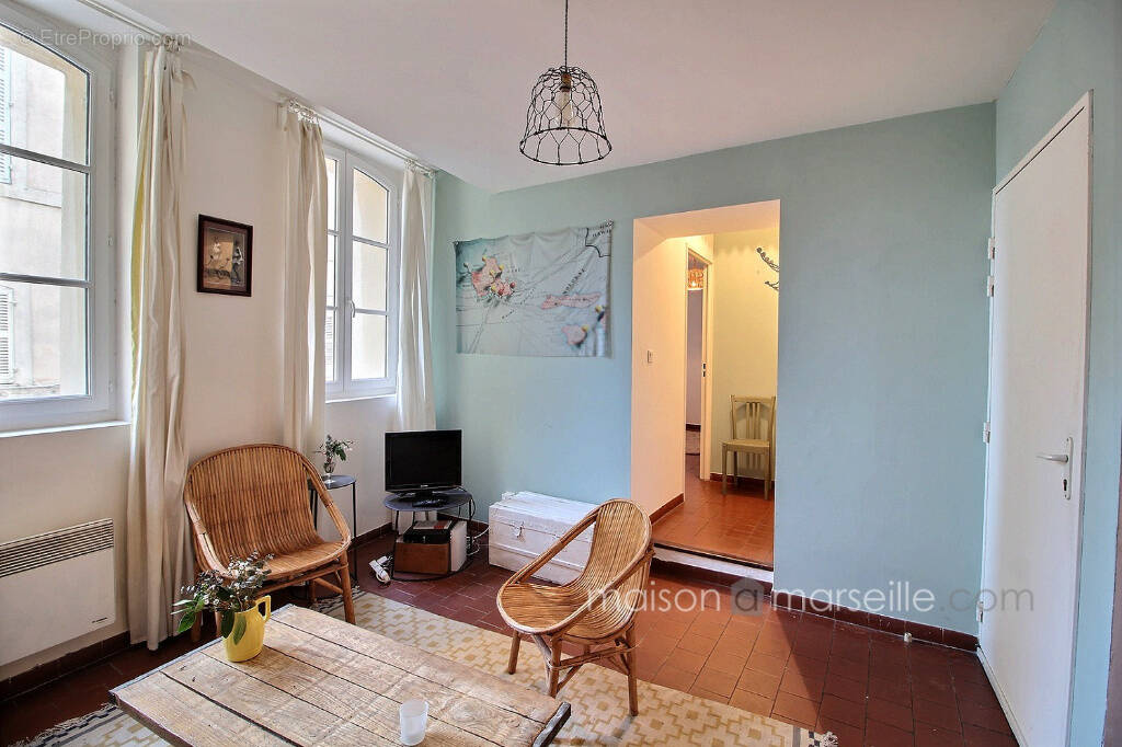 Appartement à MARSEILLE-1E