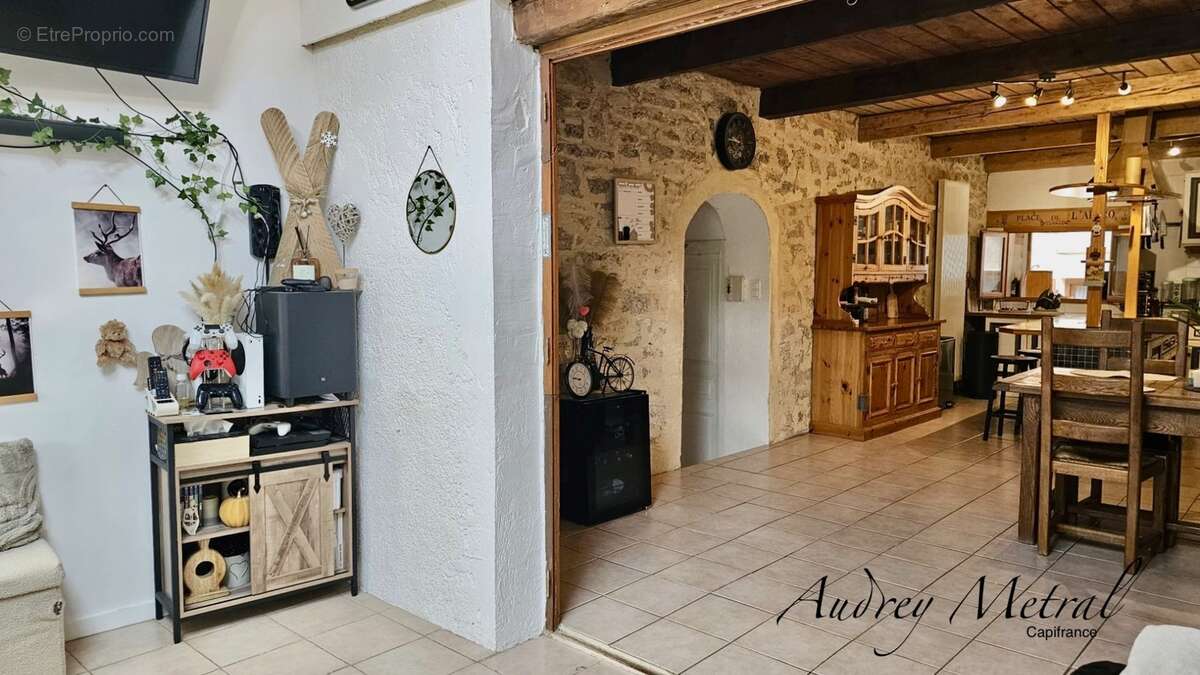 Appartement T4 d'env. 98m2 habitable à vendre à Serrières-en-Chautagne - photo 3