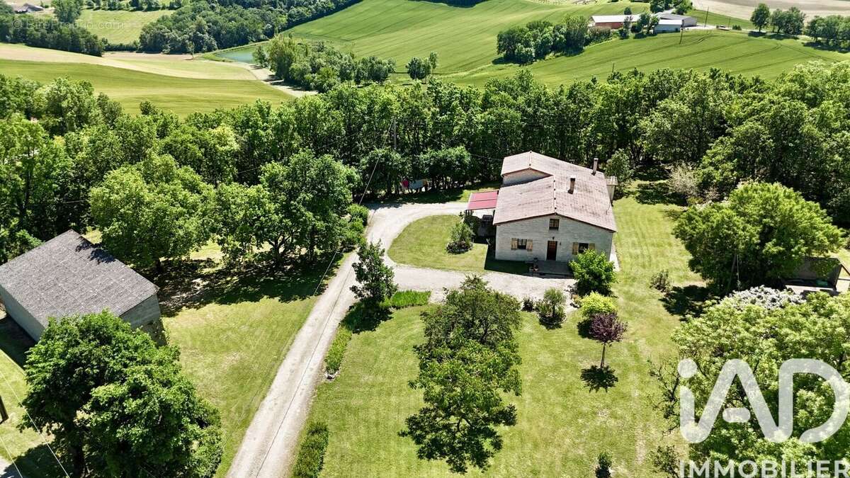 Maison 127 m² à Montpezat-De-Quercy  - photo 2