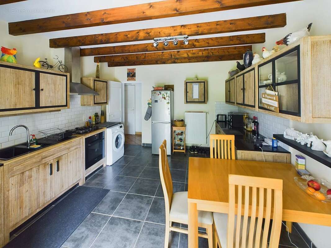 Petite maison en pierre situé dans un hameau - photo 5