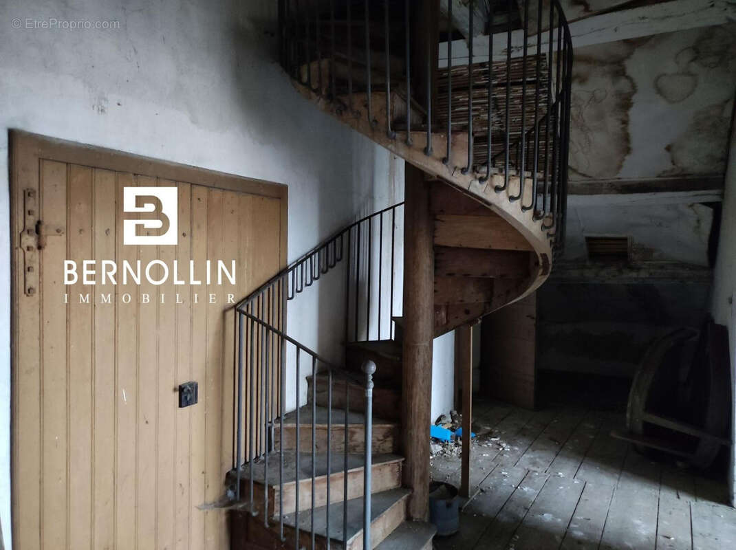 Maison à SIMANDRE-SUR-SURAN