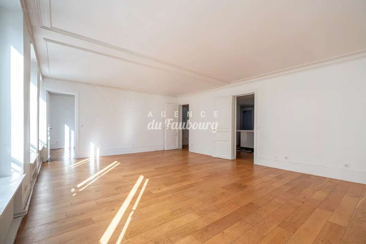 Appartement à PARIS-10E