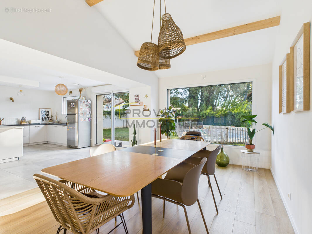 Maison à MONTELIMAR