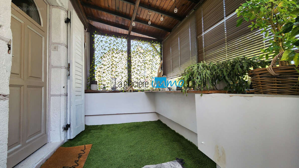 Maison à VIC-LE-COMTE