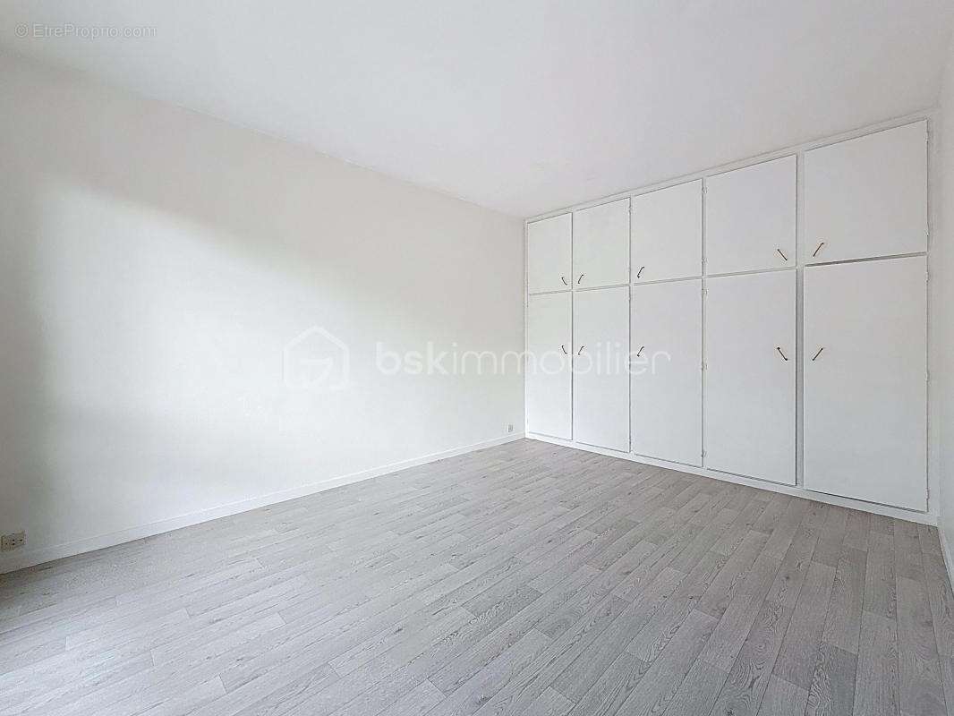Appartement à LE BLANC-MESNIL
