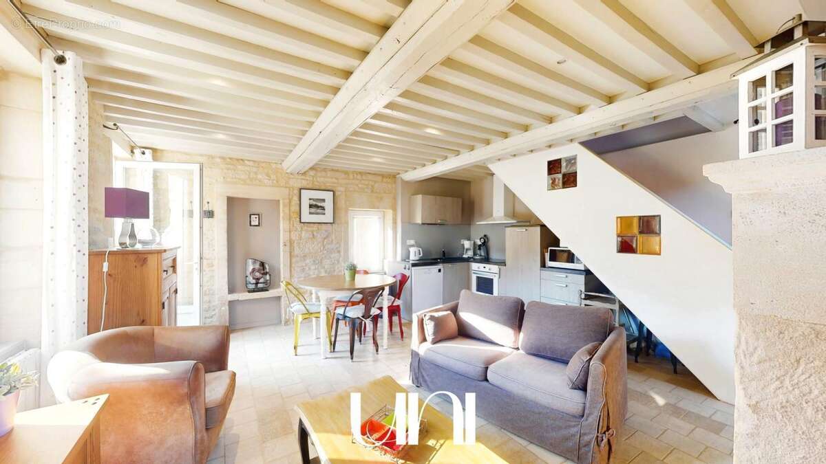 Maison à FONTAINE-HENRY