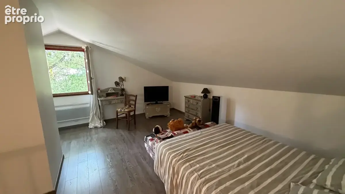 Maison des années 30 à fort potentiel d'agrandissement - Nans-les-Pins - photo 19