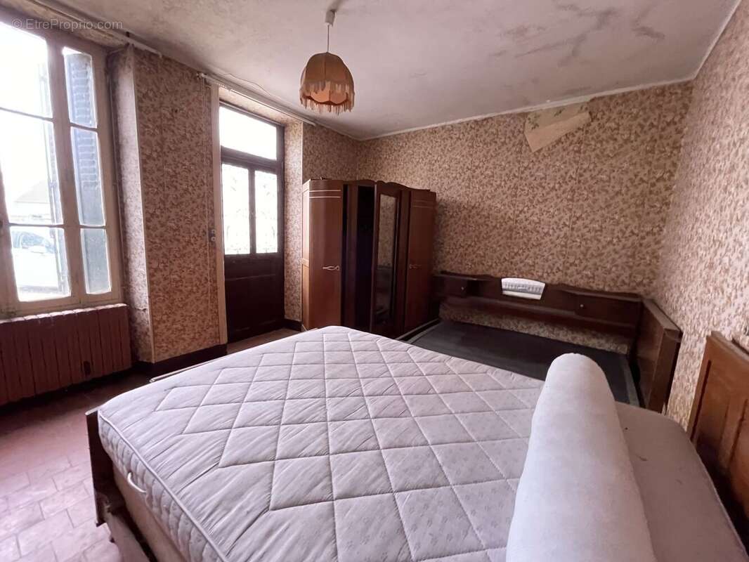 Maison à SAINT-LOUP-DES-CHAUMES