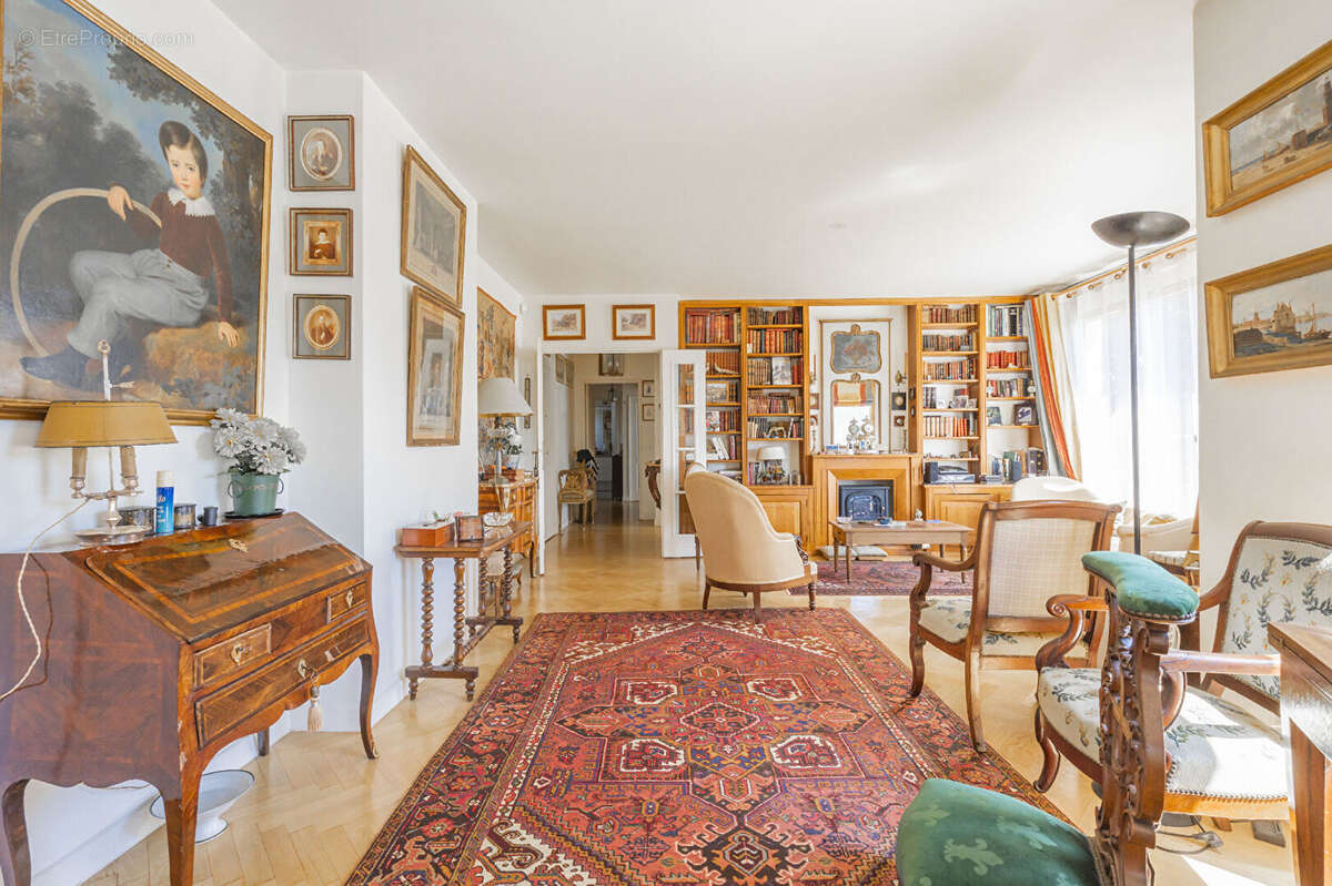 Appartement à GARCHES