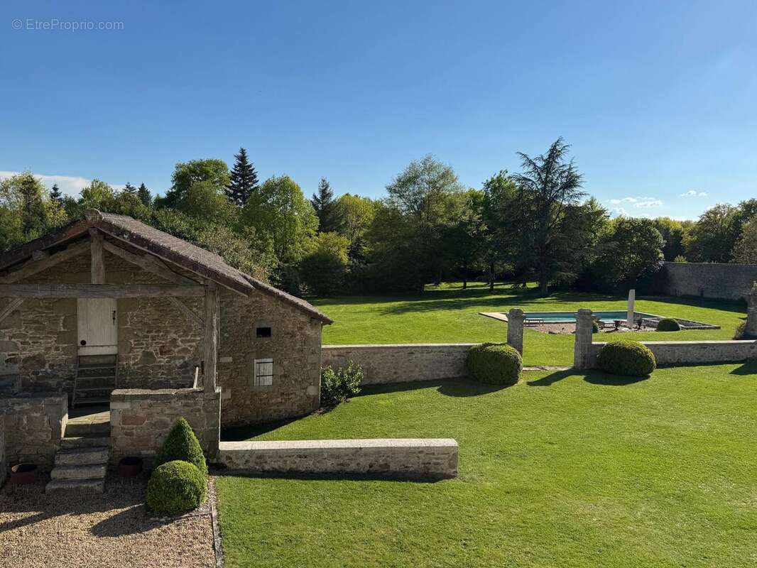 Photo 3 - Maison à LA CHAPELLE-MONTBRANDEIX