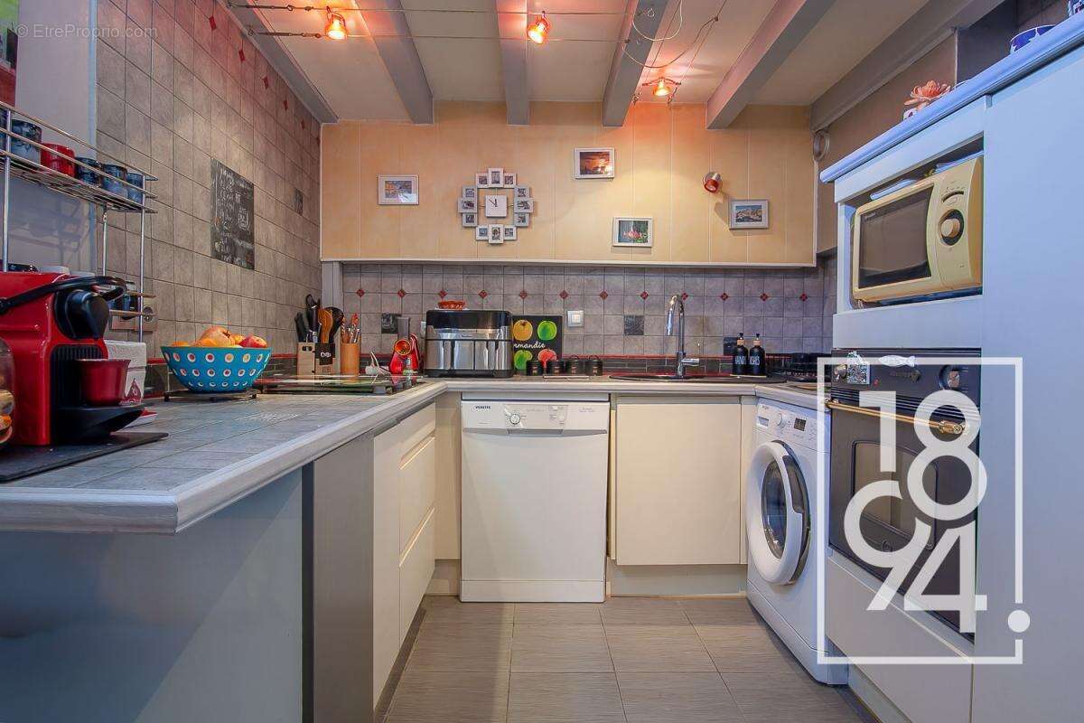 Appartement à VENELLES