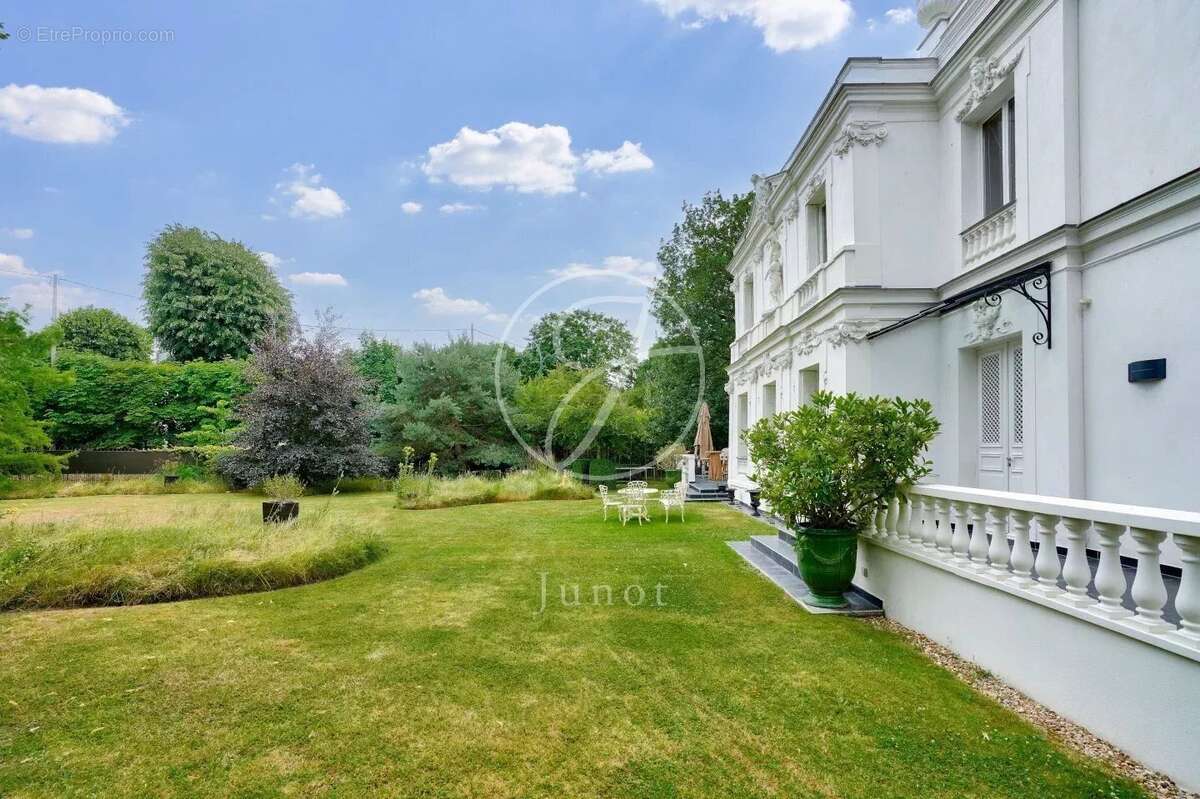 Maison à LE VESINET