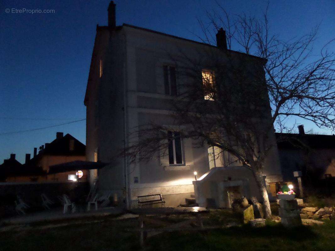 Appartement à JUMILHAC-LE-GRAND