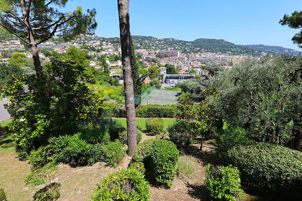 Appartement à LE CANNET