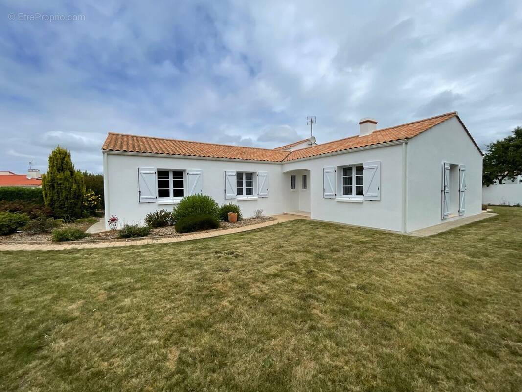 Maison à SAINT-JULIEN-DES-LANDES