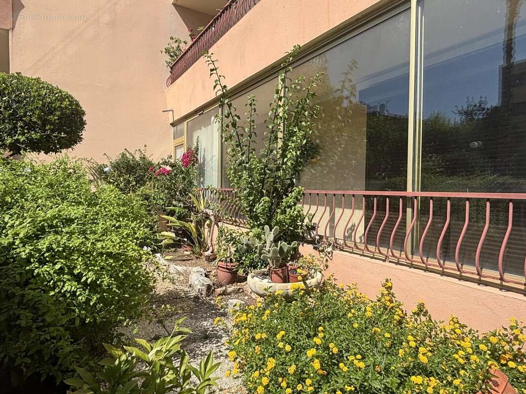 Sanary - centre ville a pied - calme - photo 9