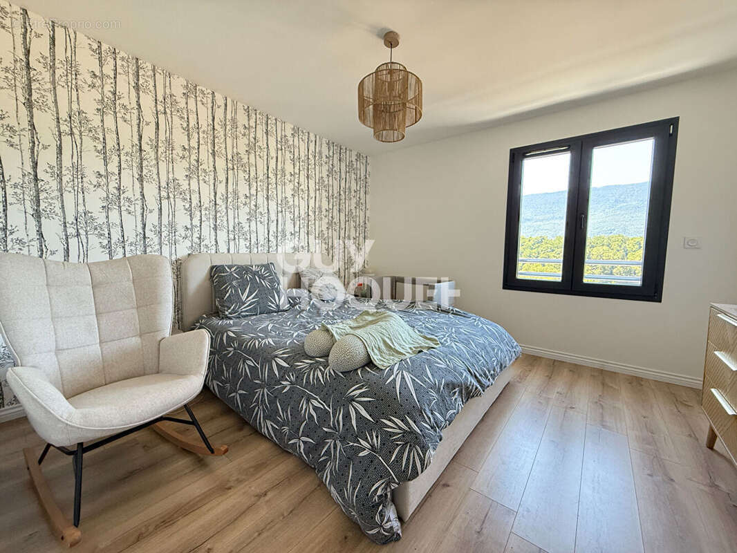 Maison à VIVIERS-DU-LAC