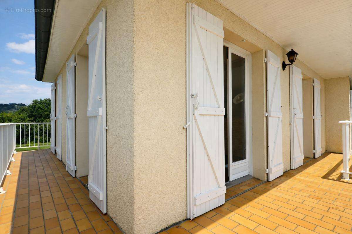 Maison 5 Pièces de 92 m2 avec piscine et garages à Laboutarié 81120 - photo 13