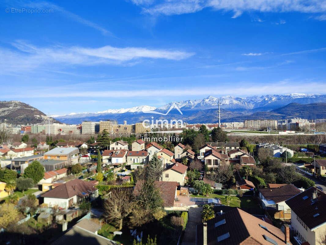 Appartement à SEYSSINET-PARISET