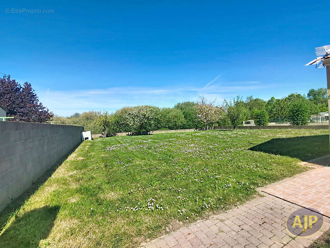 Maison à VIEILLEVIGNE