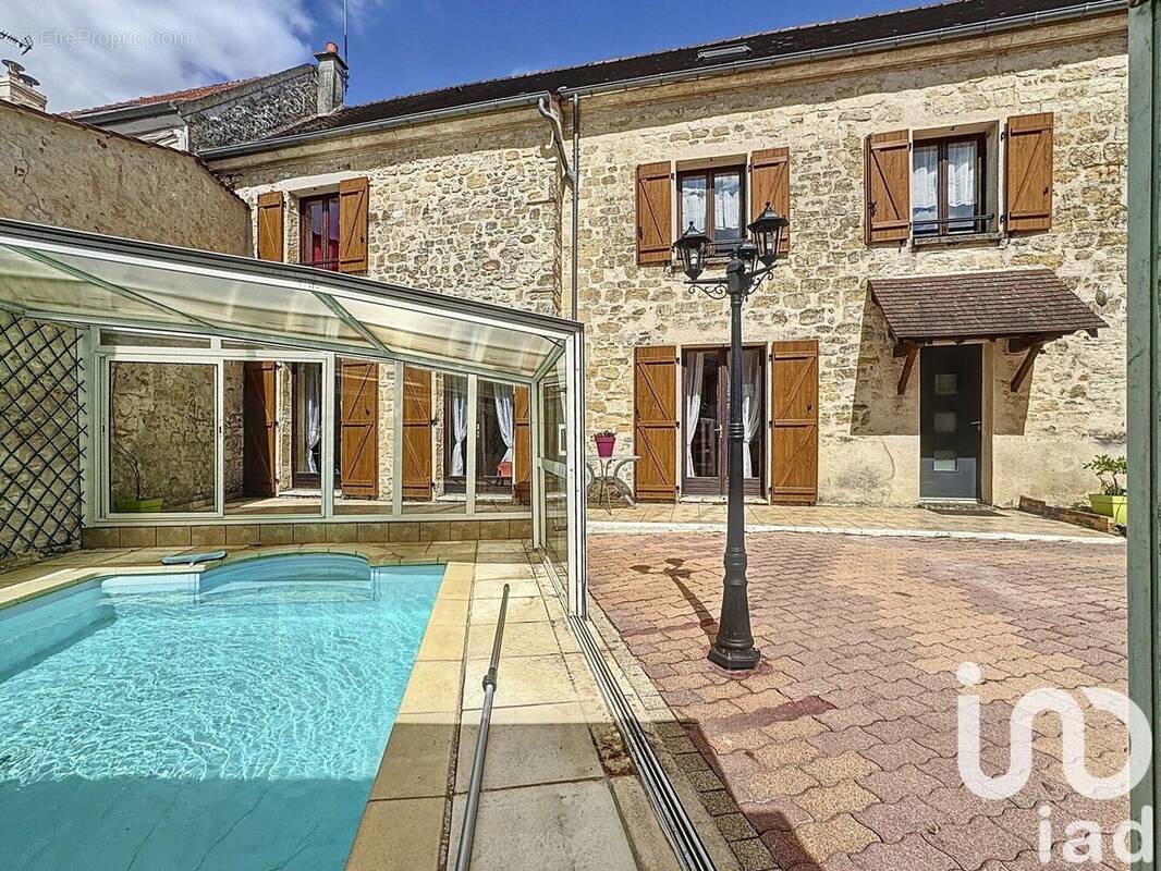 Photo 1 - Maison à CORMEILLES-EN-VEXIN