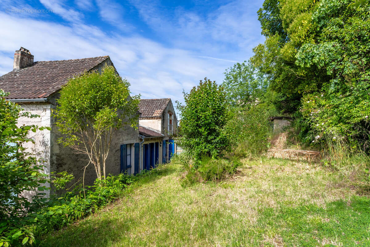 Maison à PUY-L'EVEQUE