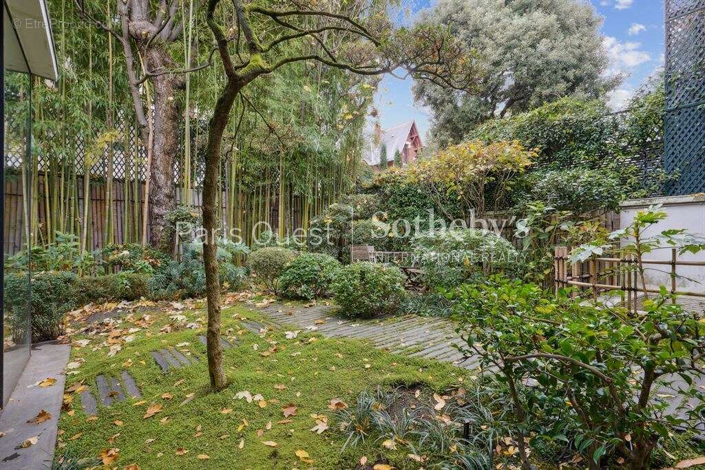 Maison à NEUILLY-SUR-SEINE