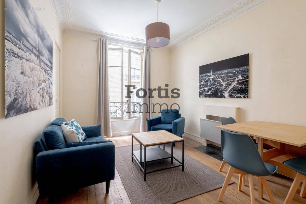Appartement à PARIS-15E