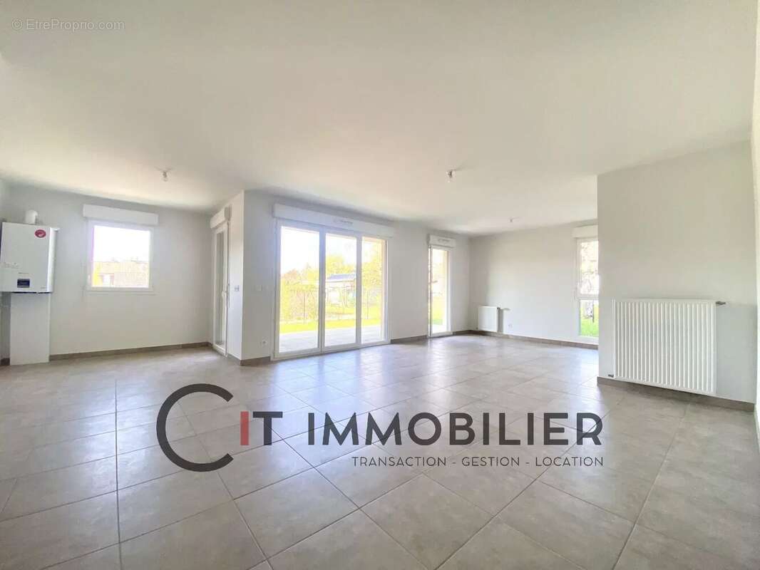 Appartement à LA TOUR-DU-PIN