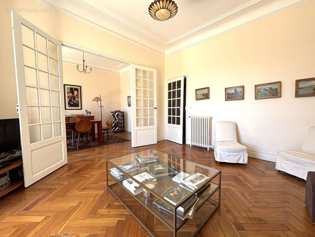 Appartement à MARSEILLE-8E