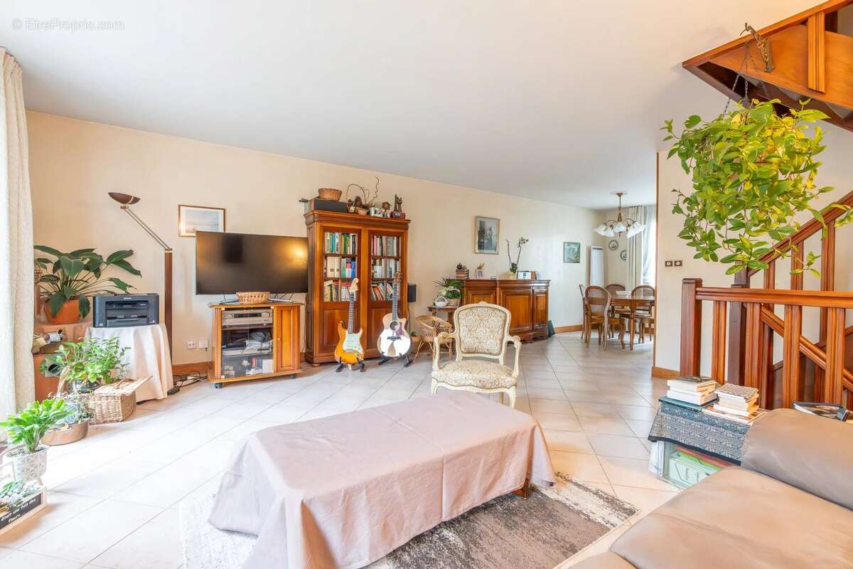 Maison à BRY-SUR-MARNE