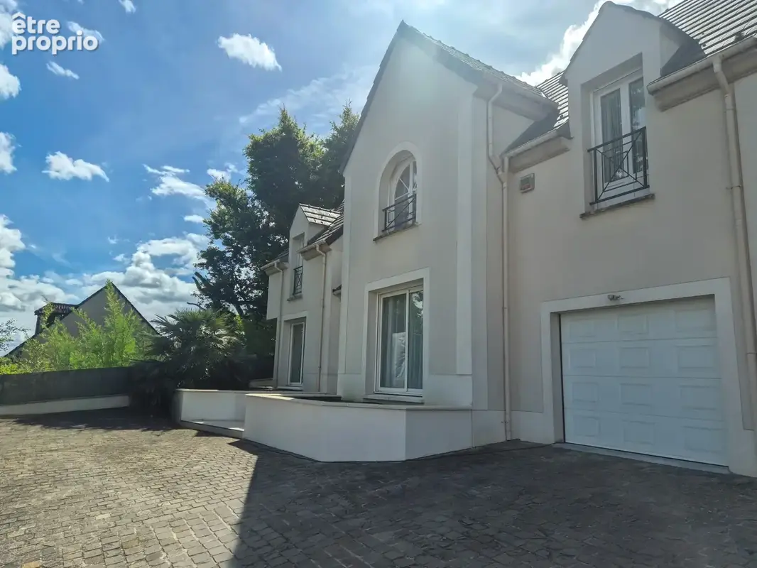 Maison 6 pièces 172 m² à vendre à La Ville-Du-Bois (91620) - photo 2
