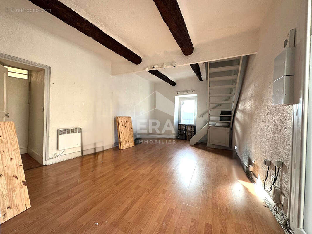 Autre à SALON-DE-PROVENCE