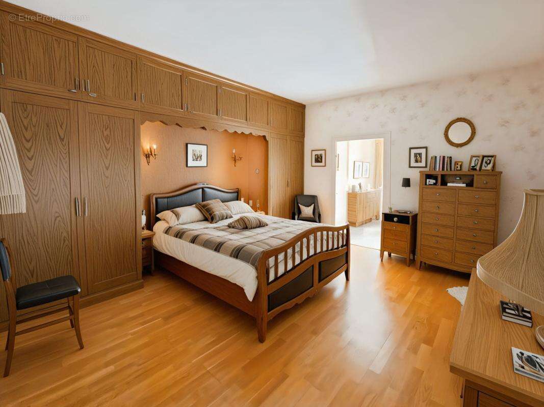  NOUVEAU PRIX : SOUS LA BARRE DES 200 000 € !  Une opportunité rare en plein centre-ville à TOURY - photo 5
