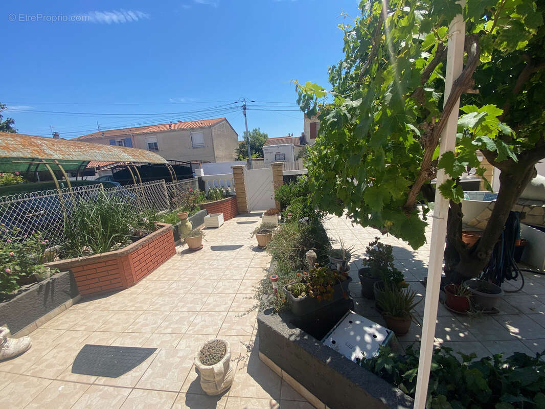 Maison à VILLELONGUE-DE-LA-SALANQUE