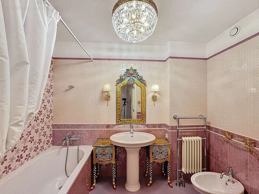 Appartement à VALLAURIS