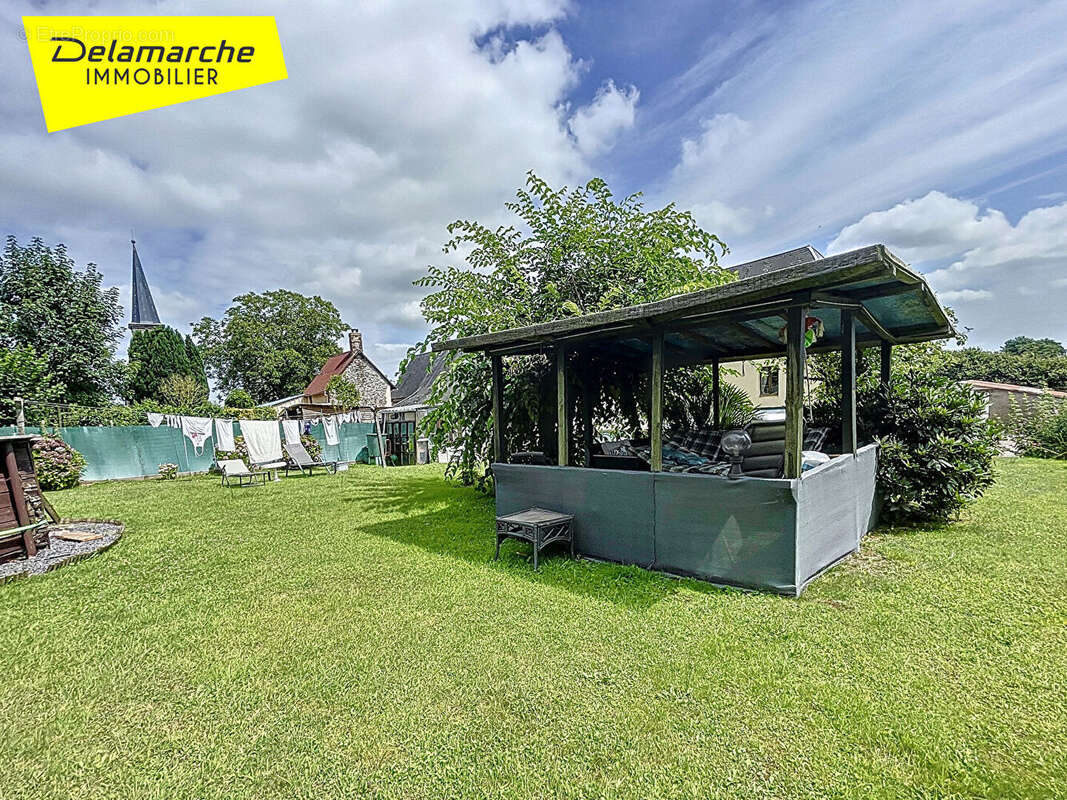 Maison à SAINT-MARTIN-DE-CENILLY