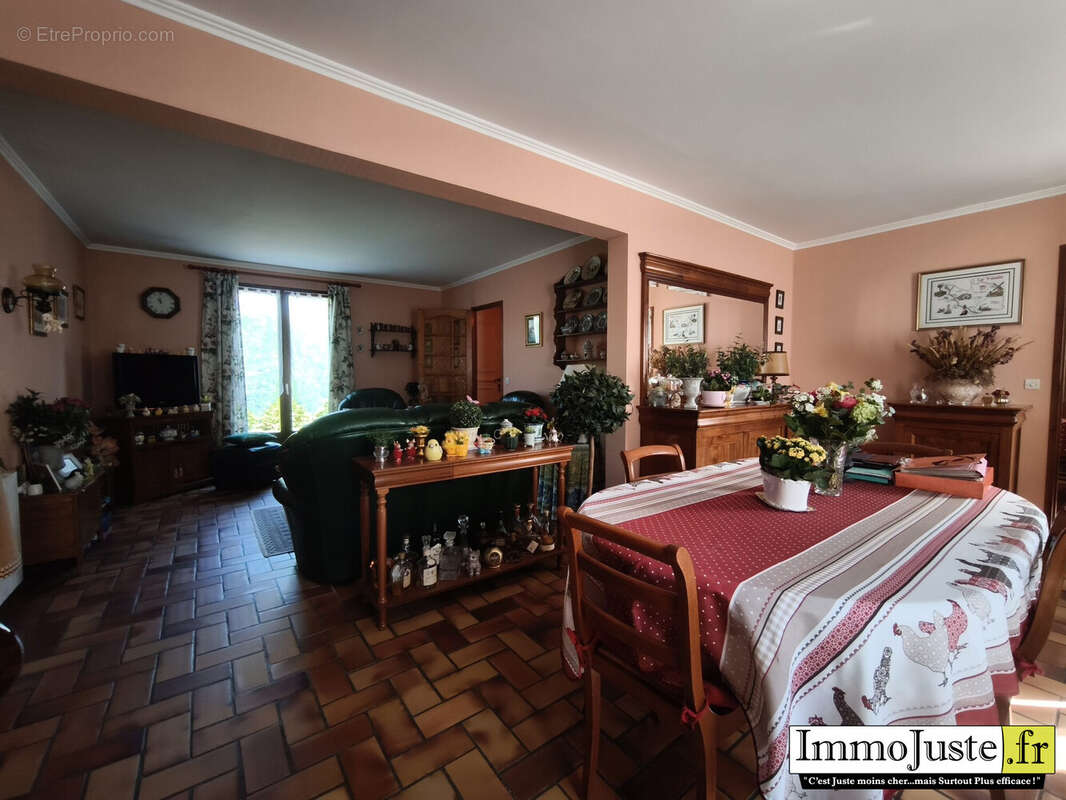 Maison à LES ESSARTS-LE-ROI