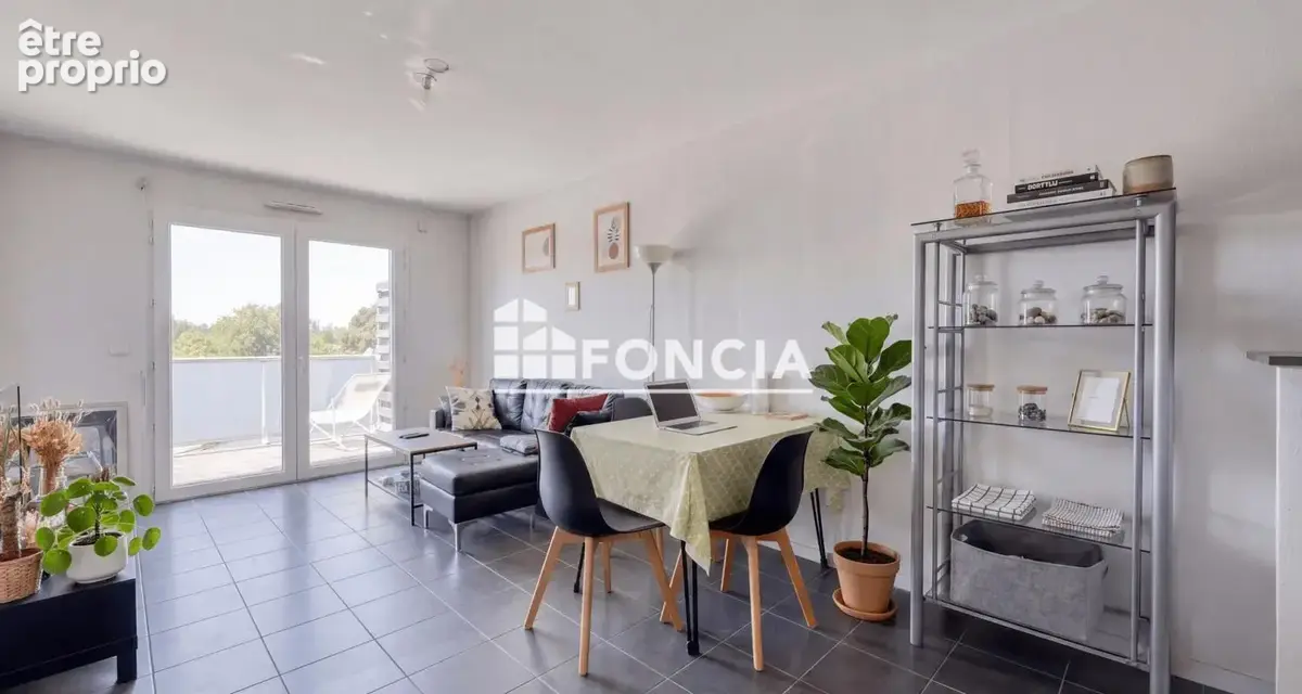 T2 dernier étage avec balcon et parking - photo 1