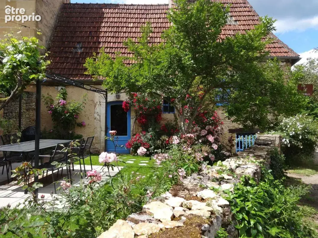 Propriété en pierre rénovée avec maison, 3 gîtes, bassin de détente et fort potentiel locatif – Périgord Noir - photo 19