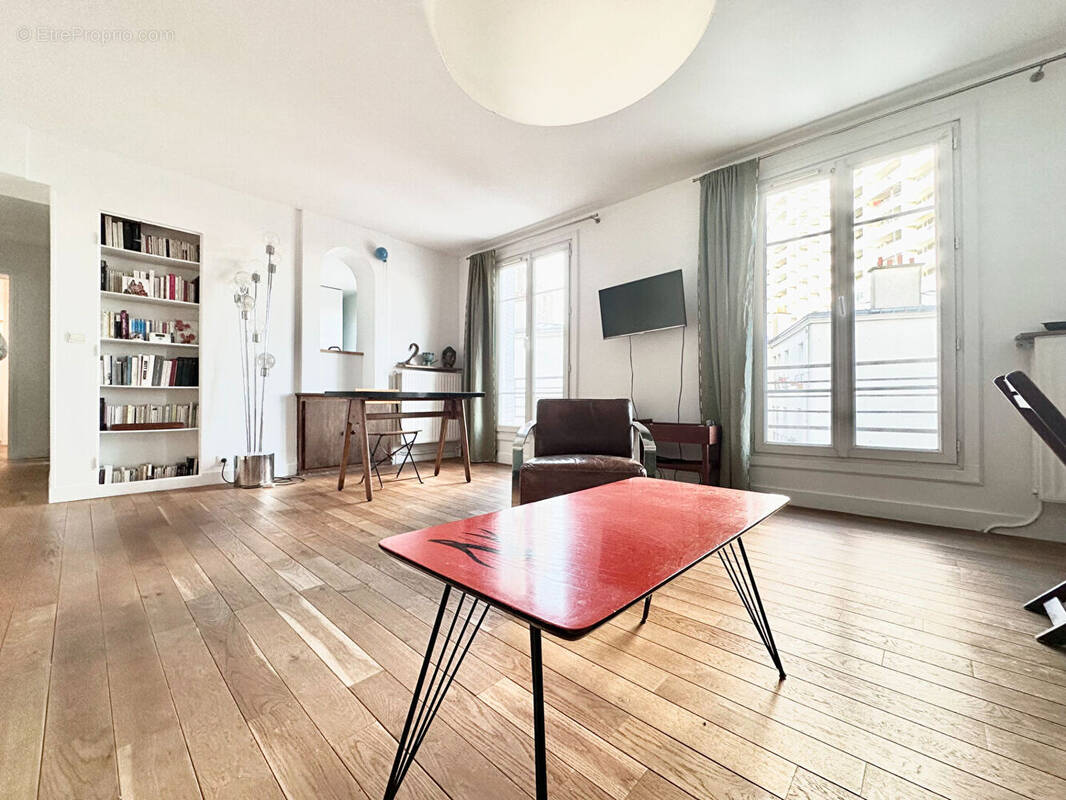 Appartement à PARIS-18E