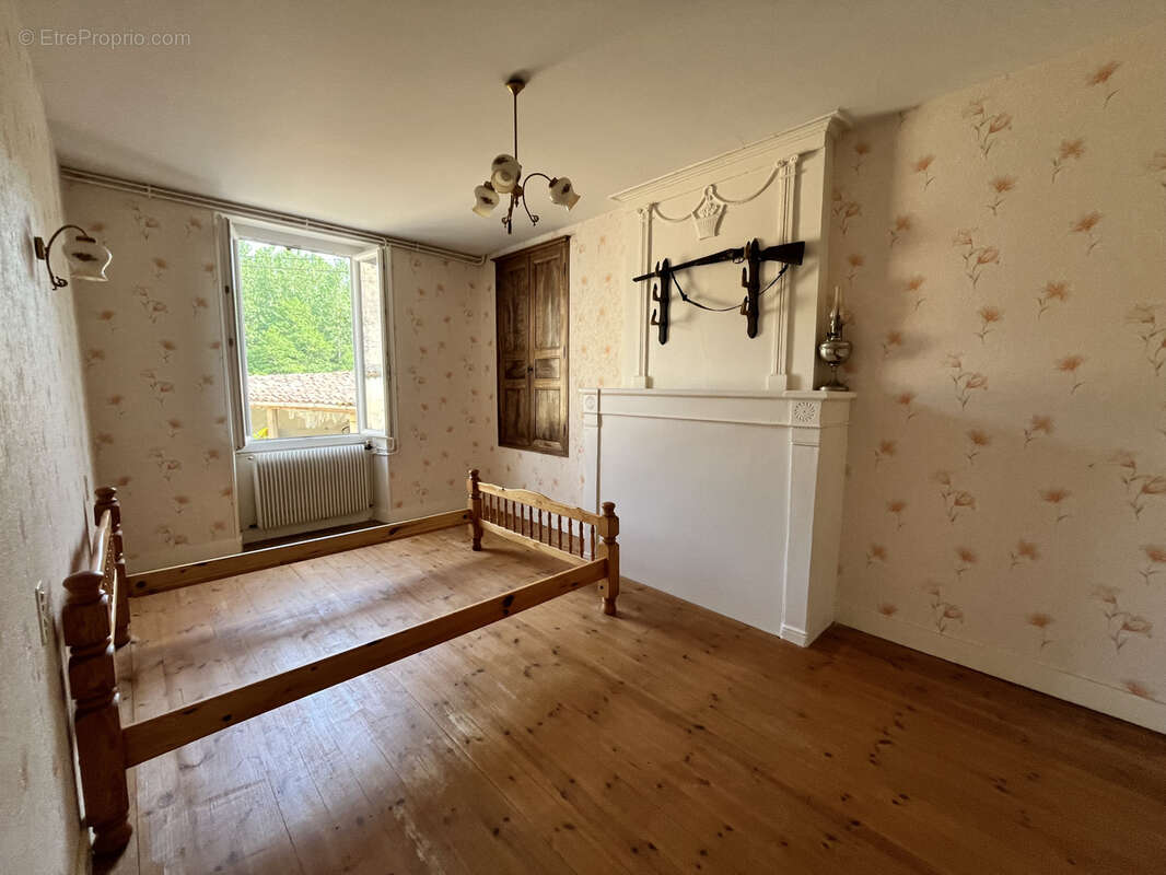 Maison à LOUZAC-SAINT-ANDRE