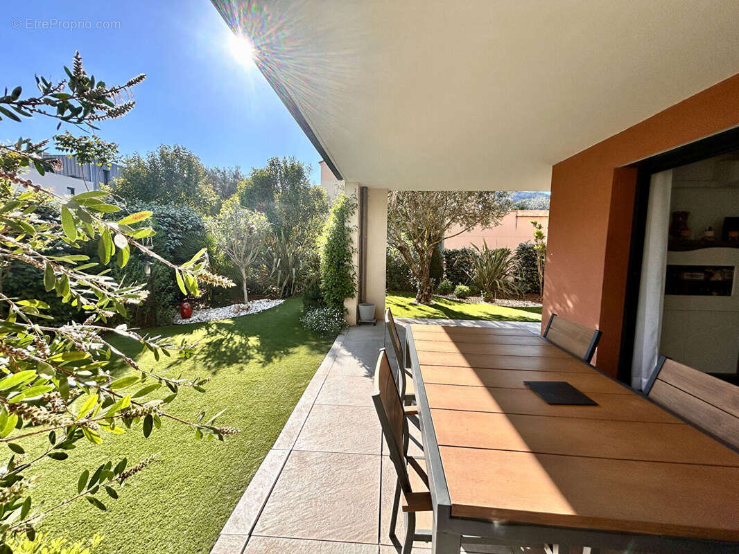 EXCLUSIVITE - Hyper centre - Appartement F3  avec jardin - photo 2