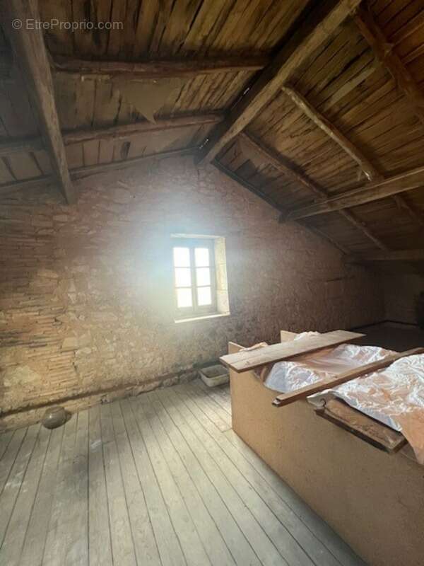 Maison à CHAMPAGNE-MOUTON