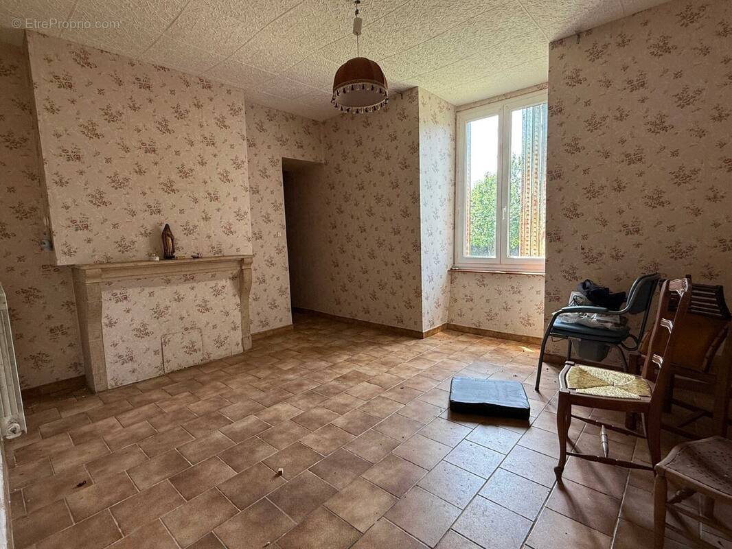 Maison à CONFRACOURT